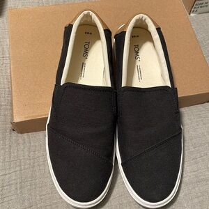 TOMS Women's, Devon Slip-On size 8.5